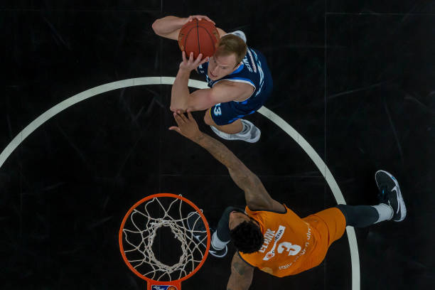 符合他父亲 符合他父亲