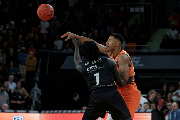 中场布置上 中场布置上