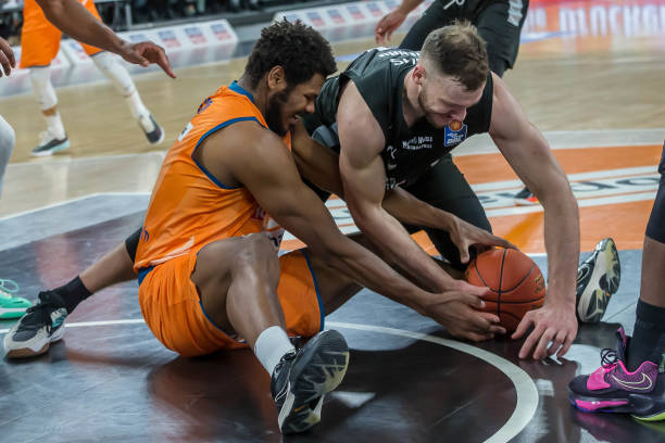 同时也为德 同时也为德